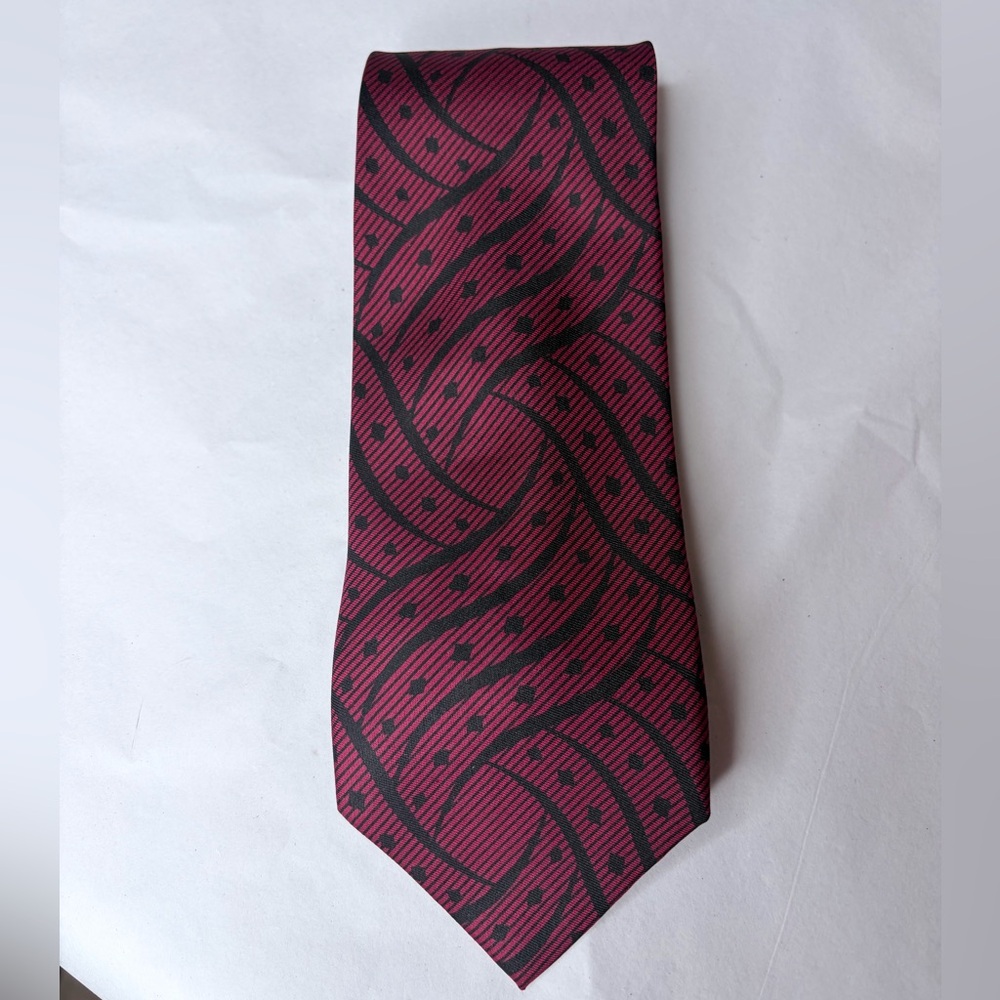 Giorgio Armani Men's Silk Necktie Dark Red Black Geometric